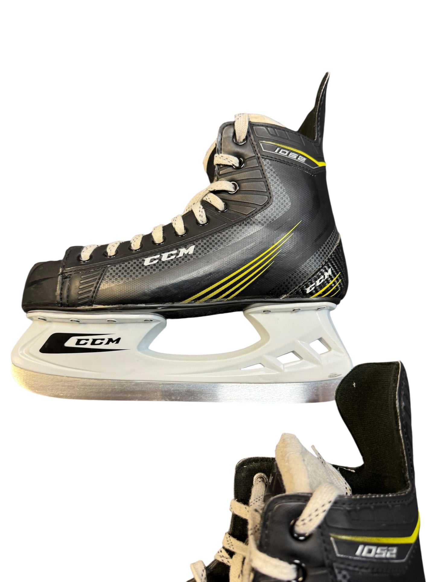 CCM 1052 ice hockey skates senior size 8