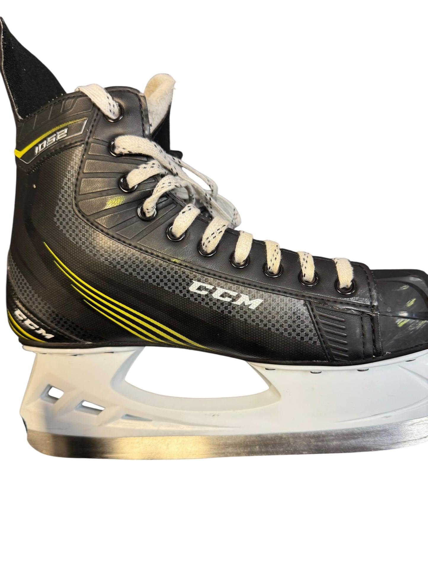 CCM 1052 ice hockey skates senior size 8