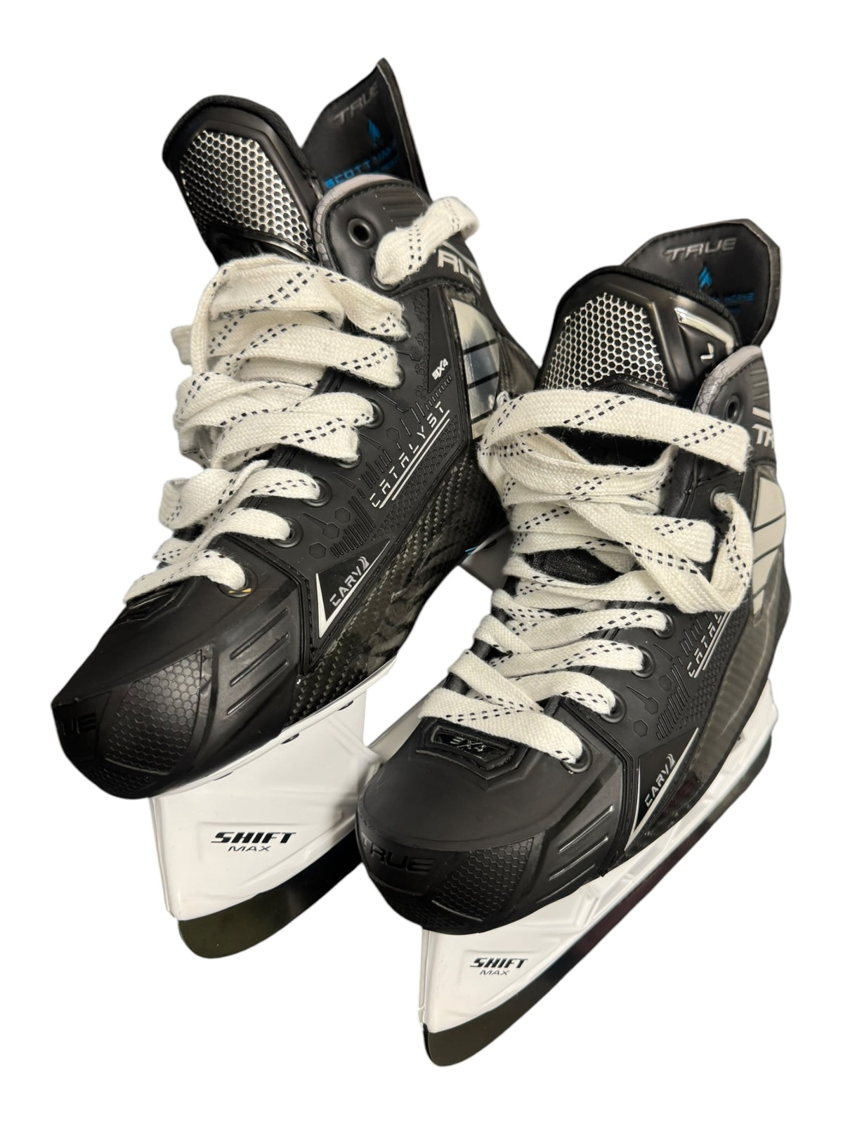 TRUE Catalyst 9X4 Intermediate Ice Hockey Skates – Size 5 Regular