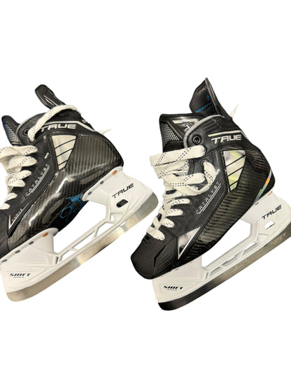 TRUE Catalyst 9X4 Intermediate Ice Hockey Skates – Size 5 Regular