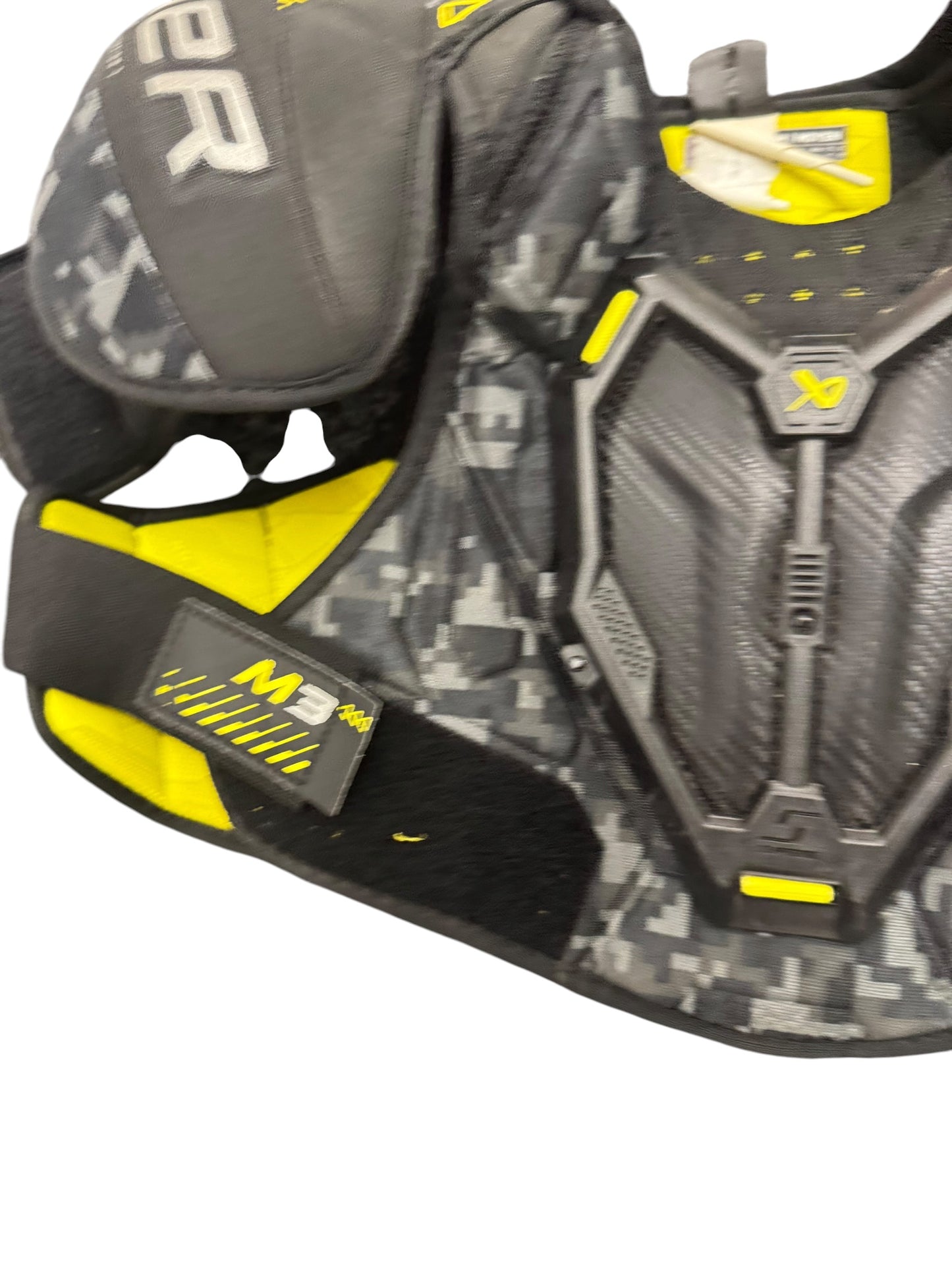 Bauer Supreme M3 Senior Ice Hockey Shoulder Pads – Black – Used