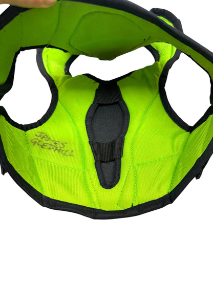 Reebok 12K junior ice Hockey shoulder pads size medium