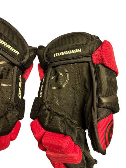 Warrior Covert QRE 30 Junior Ice Hockey Gloves – 11” – Black/Red – Used