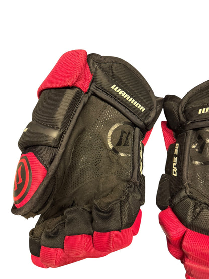 Warrior Covert QRE 30 Junior Ice Hockey Gloves – 11” – Black/Red – Used