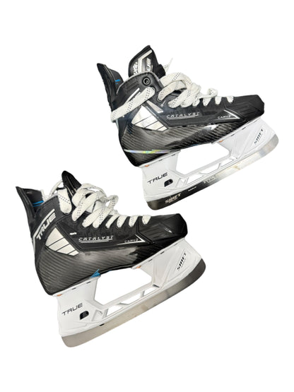 TRUE Catalyst 9X4 Intermediate Ice Hockey Skates – Size 5 Regular