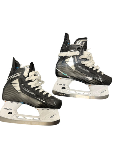 TRUE Catalyst 9X4 Intermediate Ice Hockey Skates – Size 5 Regular