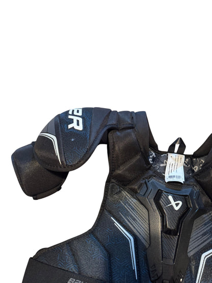 Bauer X S24 Senior Ice Hockey Shoulder Pads – Medium – Black – Great Condition