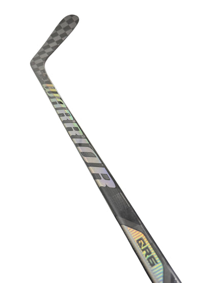 Warrior QR6 Pro Junior Ice Hockey Stick – 30 Flex – W03 Curve Right hand