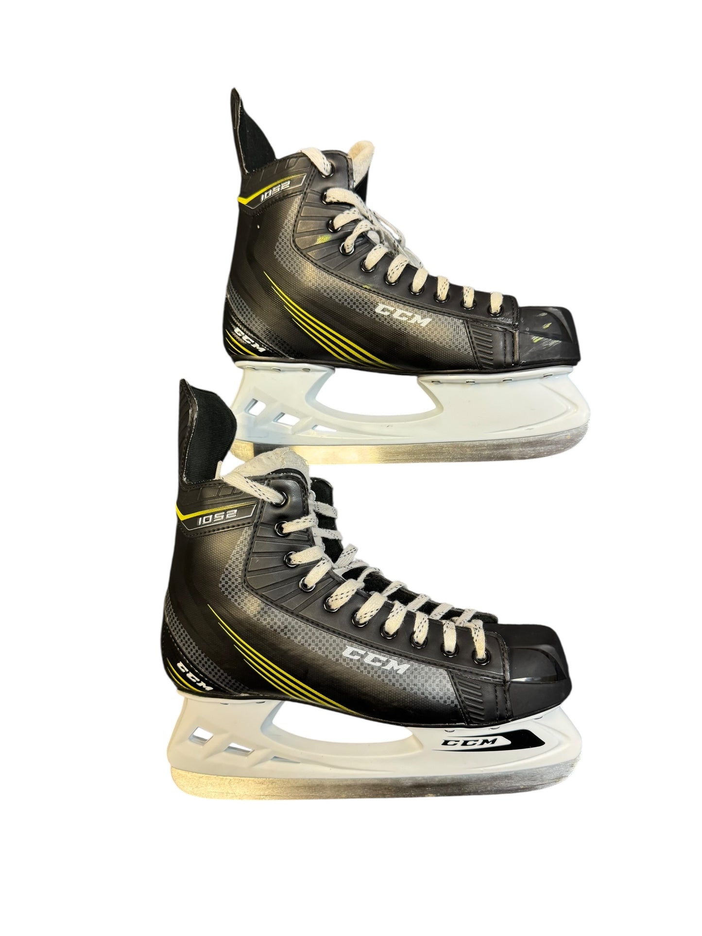 CCM 1052 ice hockey skates senior size 8