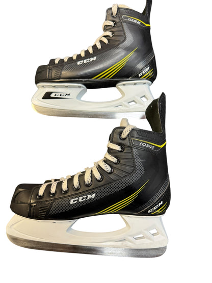 CCM 1052 ice hockey skates senior size 8