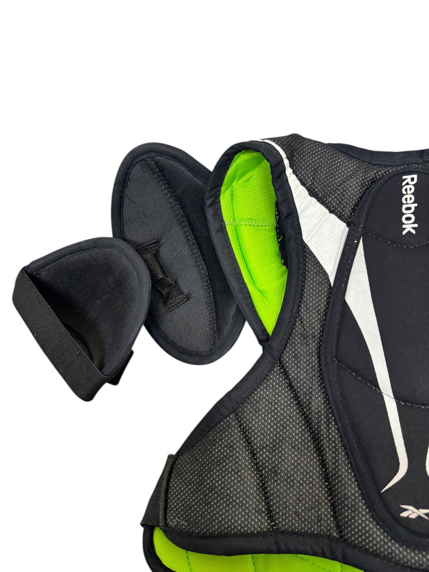 Reebok 12K junior ice Hockey shoulder pads size medium