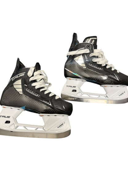 TRUE Catalyst 9X4 Intermediate Ice Hockey Skates – Size 5 Regular