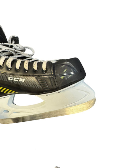 CCM 1052 ice hockey skates senior size 8