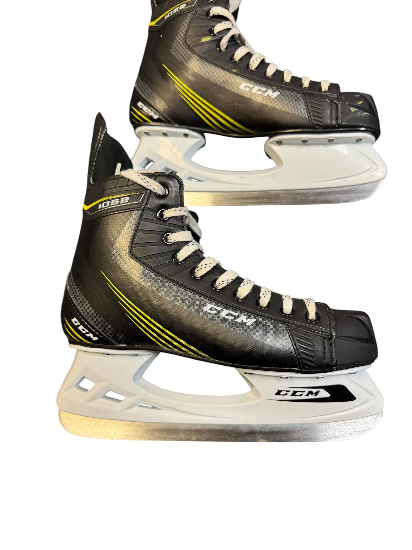 CCM 1052 ice hockey skates senior size 8