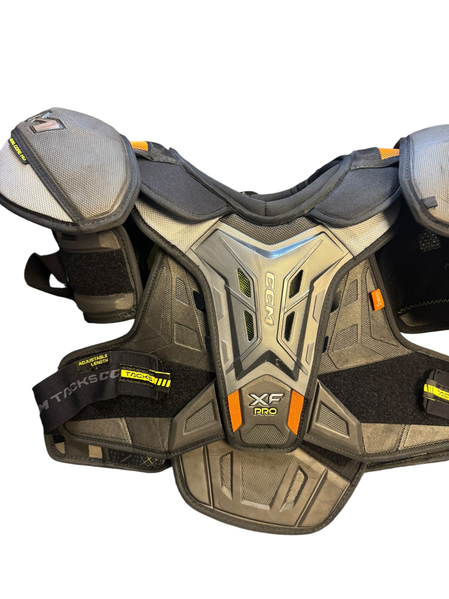 CCM Tacks XF Pro Shoulder Pads Senior Large Used/New