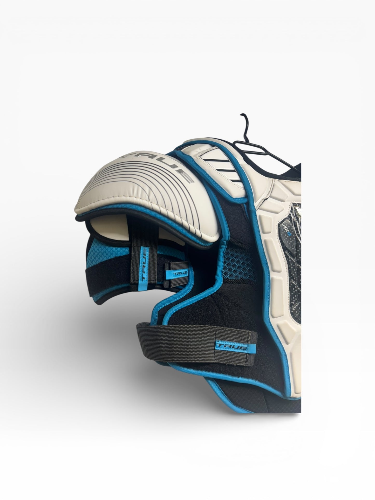True Hockey AX9 senior ice hockey shoulder pads XL