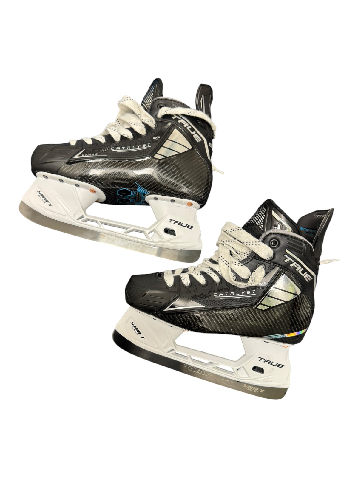 TRUE Catalyst 9X4 Intermediate Ice Hockey Skates – Size 5 Regular