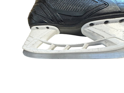 Bauer Elite ice hockey skates size 3 adult