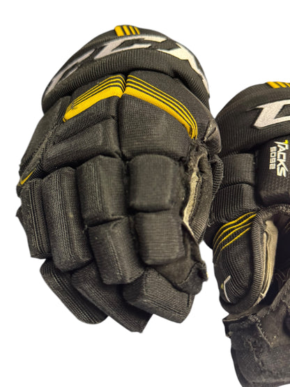 CCM Tacks 5092 Junior Ice Hockey Gloves – 11” – Black/Yellow – Used